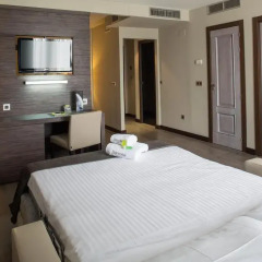 Sercotel Gran Hotel Luna de Granada 4* Стандартный семейный номер с двуспальной кроватью