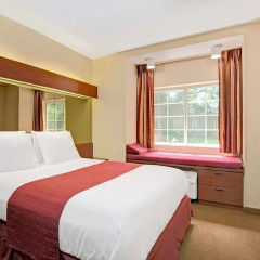 Отель Microtel Inn & Suites by Wyndham Raleigh комната для гостей фото 4