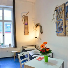 Kiez Hostel Berlin Кровать в общем номере с двухъярусной кроватью фото 7