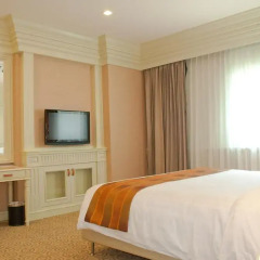 Отель Kingston Suites Bangkok 4* Улучшенный номер с различными типами кроватей фото 10