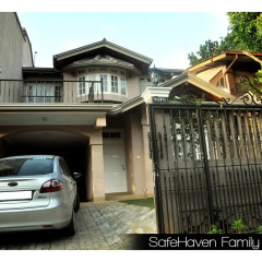 Отель SafeHaven Family Villa парковка