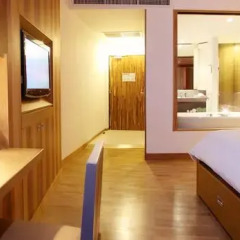 Patong Beach Hotel 4* Улучшенный номер разные типы кроватей фото 4