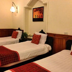 Hue Home Hotel 3* Улучшенный номер с различными типами кроватей фото 7