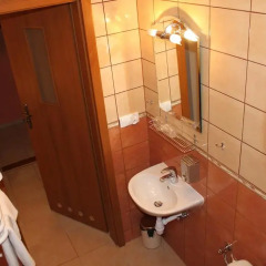Отель Pensjonat Longinus 2* Стандартный номер с различными типами кроватей фото 7