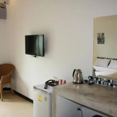 Отель Rawai Beach Studios в номере