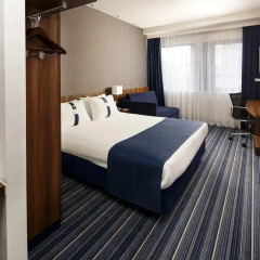 Отель Holiday Inn Express Amsterdam - South 3* Стандартный номер с двуспальной кроватью
