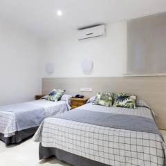 Отель Hostal Castilla II Puerta del Sol Апартаменты с различными типами кроватей фото 6