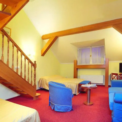 Hotel Louis Leger 4* Стандартный семейный номер с разными типами кроватей фото 5