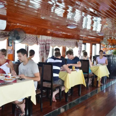 Отель Halong Fantasea Cruise гостиничный бар