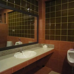 Отель Jomtien Morningstar Guesthouse 2* Стандартный семейный номер с двуспальной кроватью фото 3