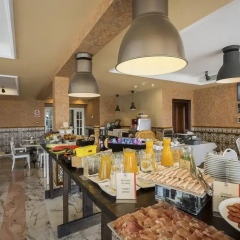 Ayre Hotel Córdoba питание