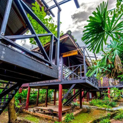 Отель Fruit Tree Lodge Ланта балкон