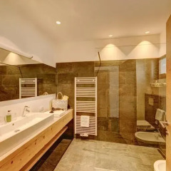 Hotel Der Heinrichshof 4* Апартаменты фото 9