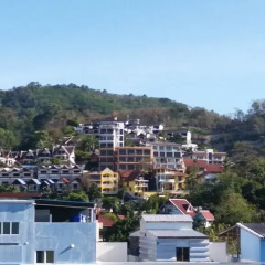 Green Harbor Patong Hotel Патонг балкон