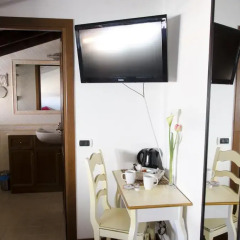 Отель Borgo Pio 91 5* Улучшенный номер с различными типами кроватей фото 9