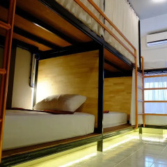 Sleep Owl Hostel Кровать в общем номере с двухъярусной кроватью фото 12