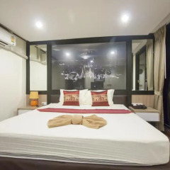 Отель Yasinee Guesthouse Бангкок комната для гостей фото 4