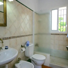 Отель Villas Dehesa Roche Viejo Испания, Кониль-де-ла-Фронтера - отзывы, цены и фото номеров - забронировать отель Villas Dehesa Roche Viejo онлайн ванная фото 2