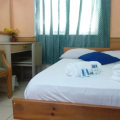 Momos Hostel Стандартный номер с двуспальной кроватью