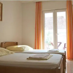 Sun Hostel Budva Стандартный номер с 2 отдельными кроватями фото 20