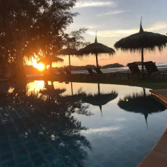 Отель Saladan Beach Resort бассейн фото 3