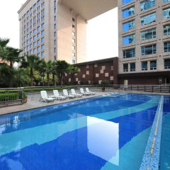 Отель Ramada Plaza Guangzhou бассейн фото 2