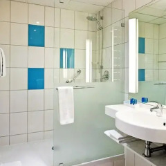 Отель Novotel Kraków City West 4* Улучшенный номер с различными типами кроватей фото 4