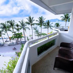 Отель The Bliss Suite Patong балкон