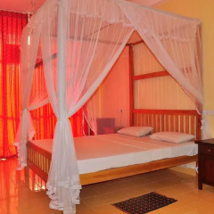 Отель Marine Tourist Beach Guest House Negombo Beach 2* Кровать в общем номере с двухъярусной кроватью