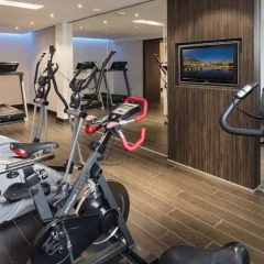 Отель Hôtel Le Canberra - Hôtels Ocre et Azur фитнесс-зал
