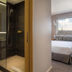 Отель Hyatt Regency Paris Etoile 4* Улучшенный номер с различными типами кроватей фото 12