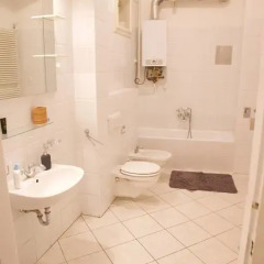Отель Five Season's Apartment Венгрия, Будапешт - отзывы, цены и фото номеров - забронировать отель Five Season's Apartment онлайн ванная