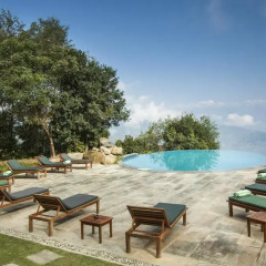 Отель Dwarikas Resort - Dhulikhel Непал, Дхуликхел - отзывы, цены и фото номеров - забронировать отель Dwarikas Resort - Dhulikhel онлайн бассейн