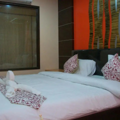 Dengba Hostel Phuket Улучшенный номер с различными типами кроватей
