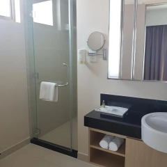 Отель Somerset Ho Chi Minh City 4* Улучшенные апартаменты с различными типами кроватей фото 9