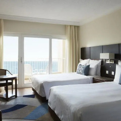 Апартаменты Hurghada Suites & Apartments Serviced by Marriott комната для гостей фото 5