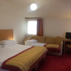 Hotel Accademia 3* Улучшенный семейный номер с разными типами кроватей фото 9