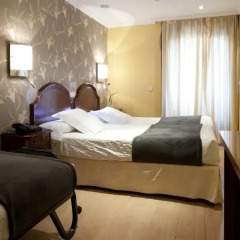 Отель Hostal Astoria Стандартный номер с двуспальной кроватью фото 2