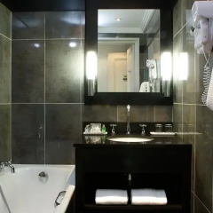 Отель Hôtel California Champs Elysées 4* Улучшенный номер с различными типами кроватей фото 4