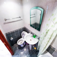 Отель Yerevan Lights Apartment Армения, Ереван - отзывы, цены и фото номеров - забронировать отель Yerevan Lights Apartment онлайн ванная фото 2