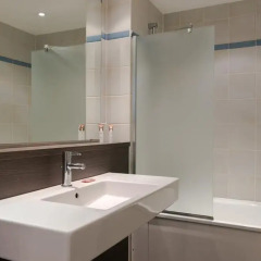 Отель Hôtel Paris Louis Blanc - Paris 10 3* Стандартный номер с различными типами кроватей фото 2
