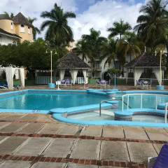 Отель SandCastles Deluxe Beach Resort бассейн фото 3
