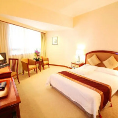 Century Plaza Hotel 3* Улучшенный номер с 2 отдельными кроватями