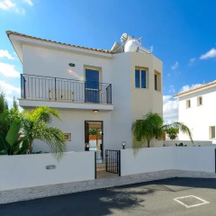 Отель Pernera Villas парковка