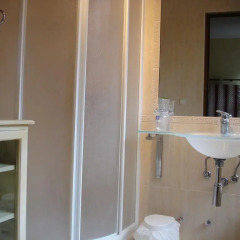 Отель Hostal Ayestaran II Стандартный номер с двуспальной кроватью