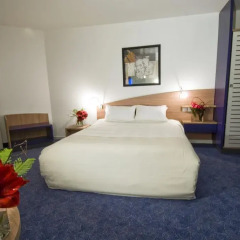 Отель Canal Suites (Ex. Suite-Home) Франция, Пантин - отзывы, цены и фото номеров - забронировать отель Canal Suites (Ex. Suite-Home) онлайн комната для гостей фото 2