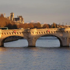 Отель Pont Neuf Париж приотельная территория