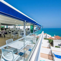 Carvi Beach Hotel бассейн