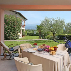 Отель Residence Corte degli Olivi Манерба-дель-Гарда балкон