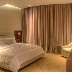 Отель Embassy Suites by Hilton Santo Domingo 4* Люкс с различными типами кроватей